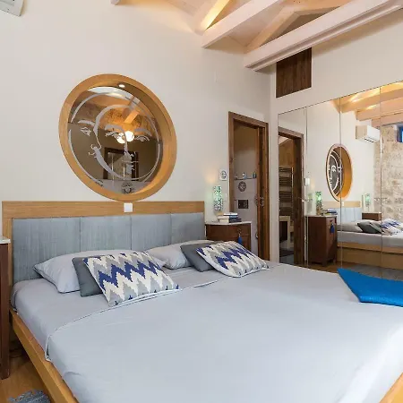 Unique Villa With Saltwater Swimming Pool In Porec *