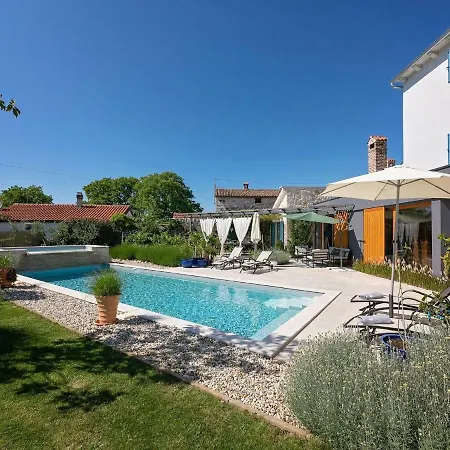 Unique Villa With Saltwater Swimming Pool In Porec