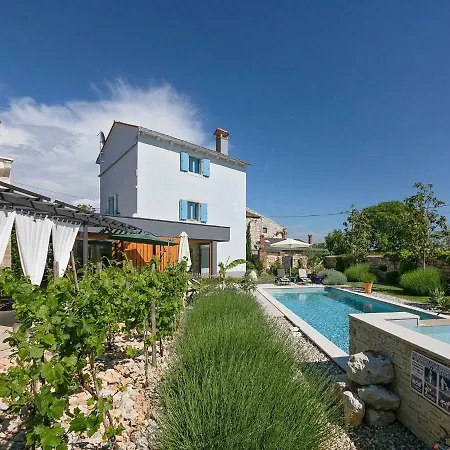 Unique Villa With Saltwater Swimming Pool In Porec Poreč