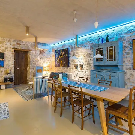 Villa Unique Villa With Saltwater Swimming Pool In Porec Poreč